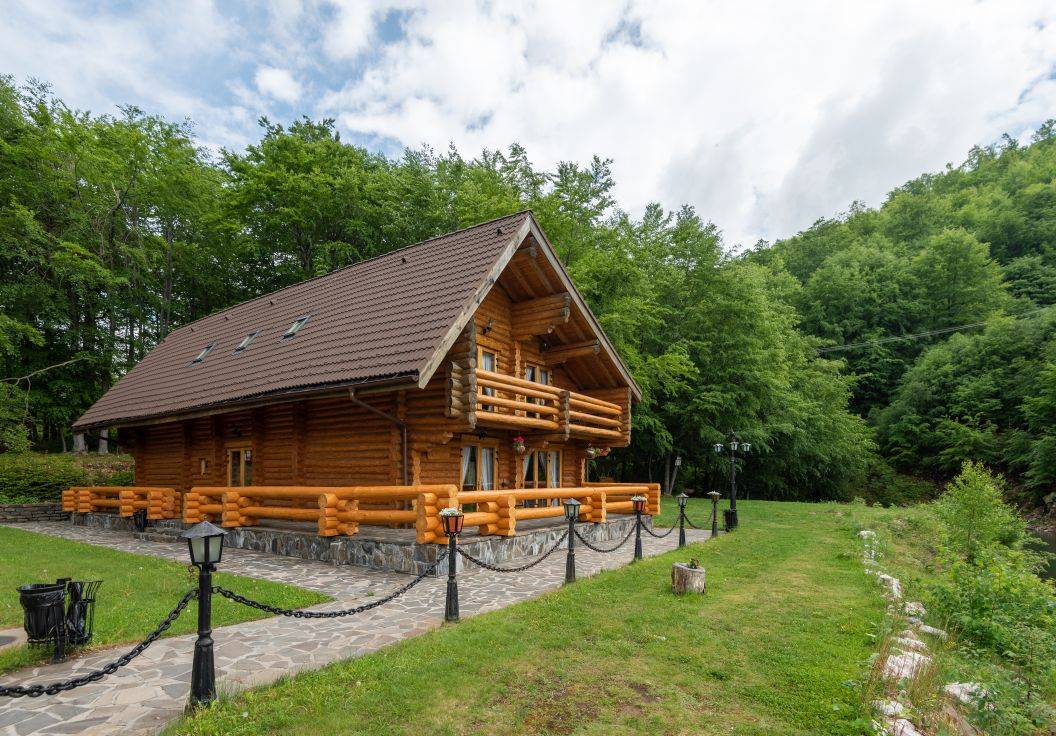 Motivele pentru care femeile aleg muntele