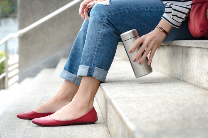 Close,Up,Of,An,Attractive,Woman,Wearing,Jeans,With,Stylish