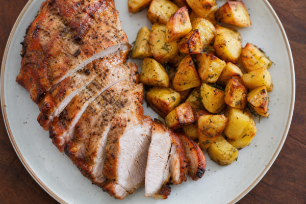 Friptură de porc la cuptor: rețetă fragedă și aromată