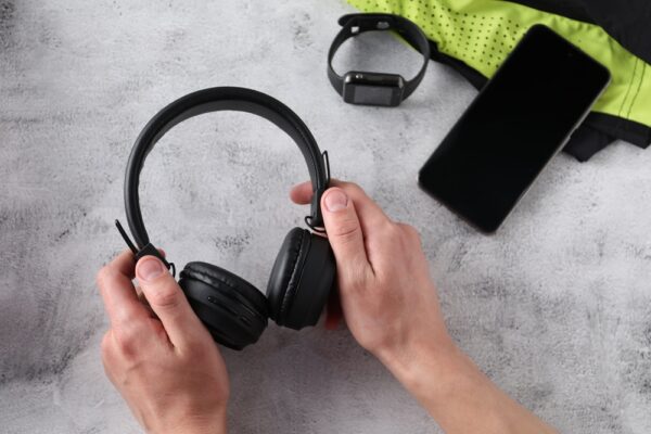5 lucruri de verificat înainte să cumperi o pereche de căști wireless